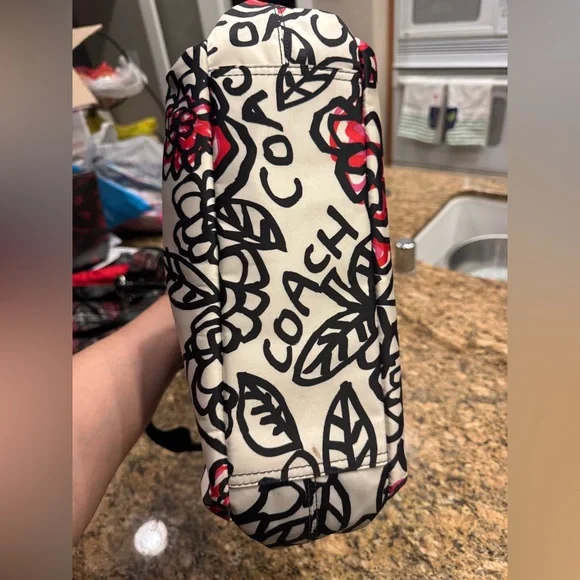 Coach Handbag - Poppy Daisy Floral Graffiti - Picture 3 of 6